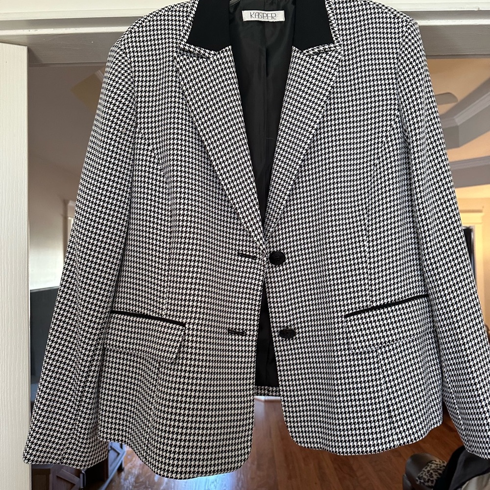 Kasper Black and White Houndstooth Blazer